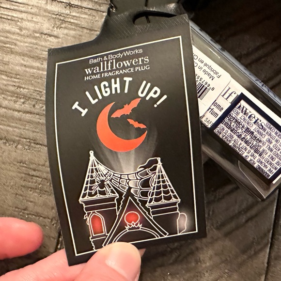 Bath & Body Works Haunted Castle Wallflower Fragrance Plug - Picture 2 of 9